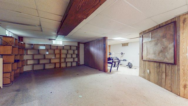 1020 S 7th Avenue, Escanaba, MI 49829