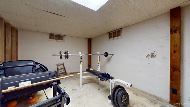 1020 S 7th Avenue, Escanaba, MI 49829