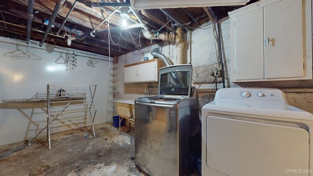 1020 S 7th Avenue, Escanaba, MI 49829