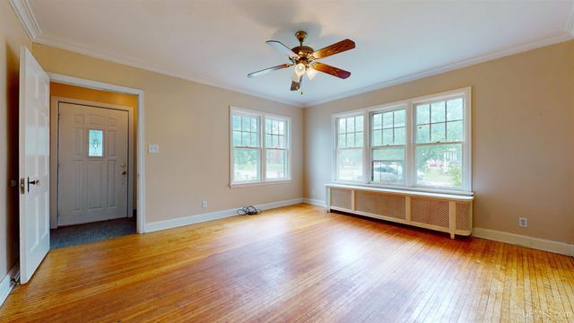 1020 S 7th Avenue, Escanaba, MI 49829