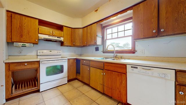 1020 S 7th Avenue, Escanaba, MI 49829