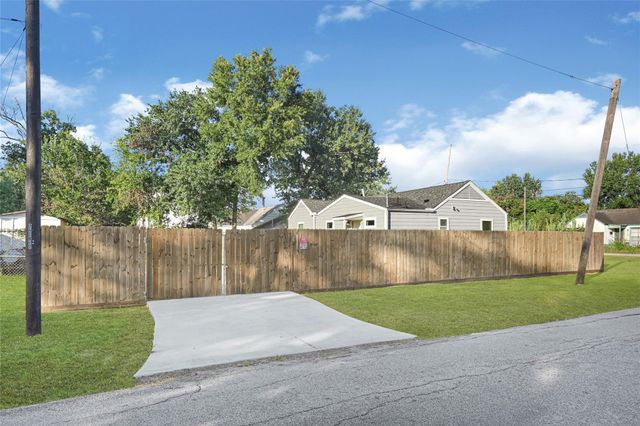 7101 Goforth Street, Houston, TX 77021