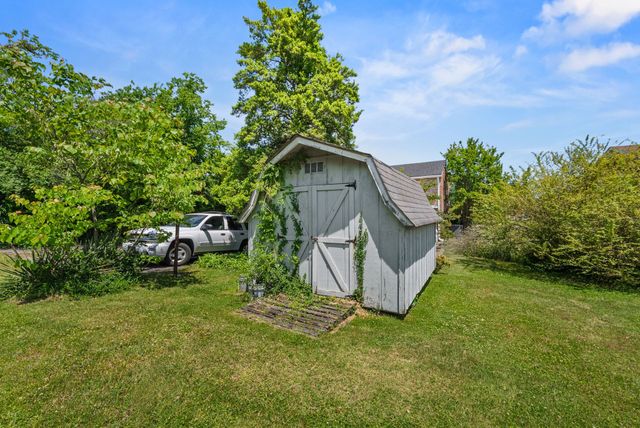 439 Lynn Dr, Nashville, TN 37211