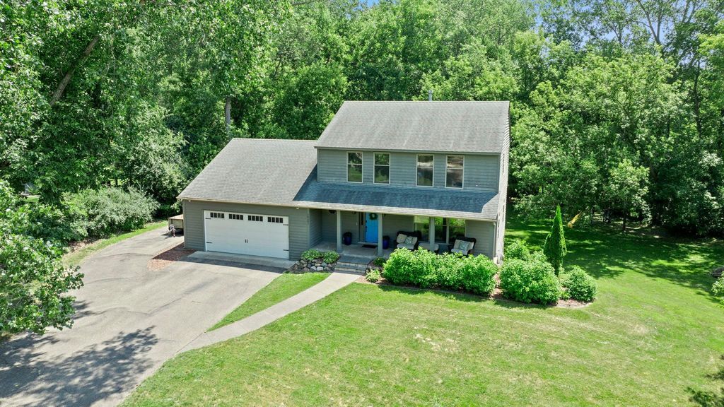 16101 Boulder Creek Drive, Minnetonka, MN 55345