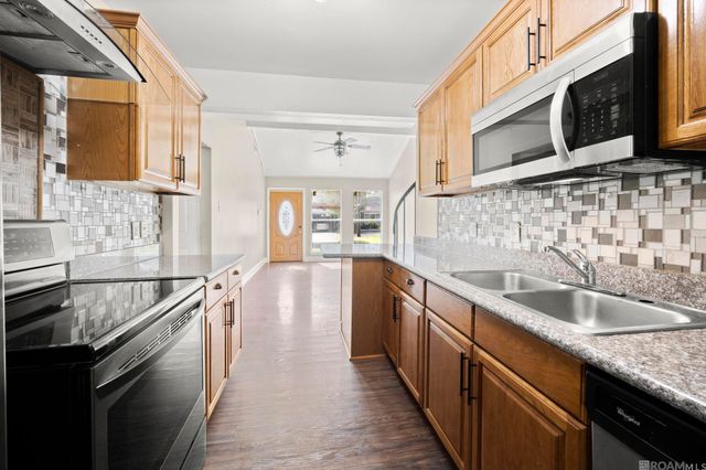 1919 Brightside Dr, Baton Rouge, LA 70820