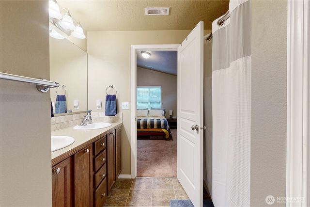 1173 SW Carver Street, College Place, WA 99324