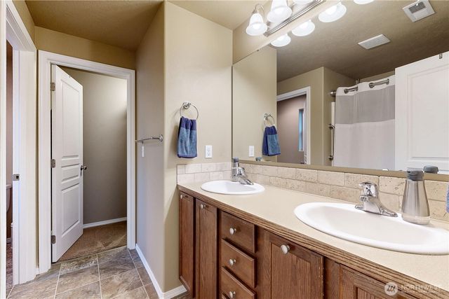 1173 SW Carver Street, College Place, WA 99324