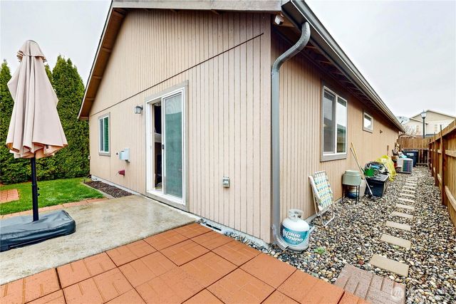 1173 SW Carver Street, College Place, WA 99324