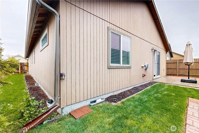 1173 SW Carver Street, College Place, WA 99324