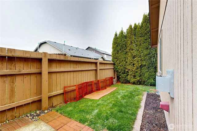 1173 SW Carver Street, College Place, WA 99324