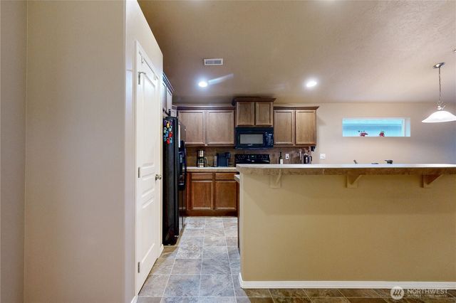 1173 SW Carver Street, College Place, WA 99324