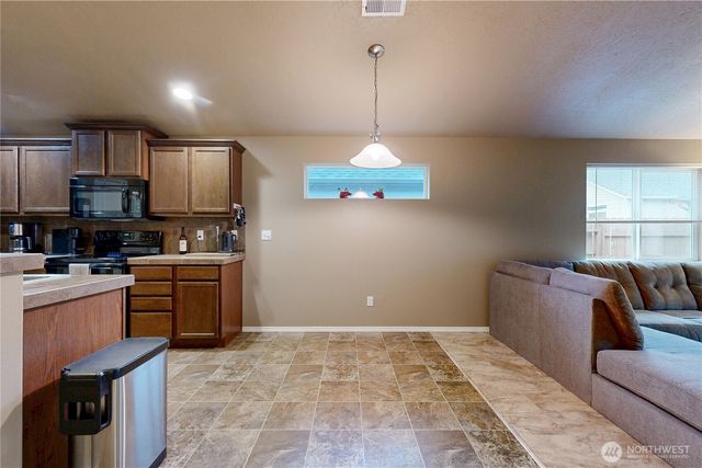 1173 SW Carver Street, College Place, WA 99324