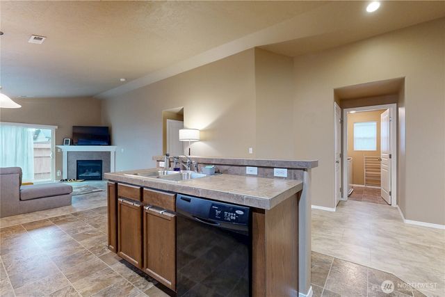 1173 SW Carver Street, College Place, WA 99324