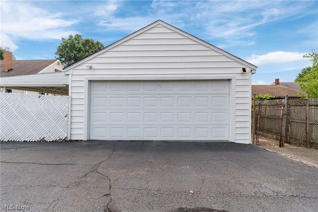 1924 16th Street SW, Akron, OH 44314