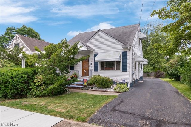 1924 16th Street SW, Akron, OH 44314