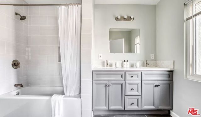 8100 W 83rd Street, Playa Del Rey (los Angeles), CA 90293