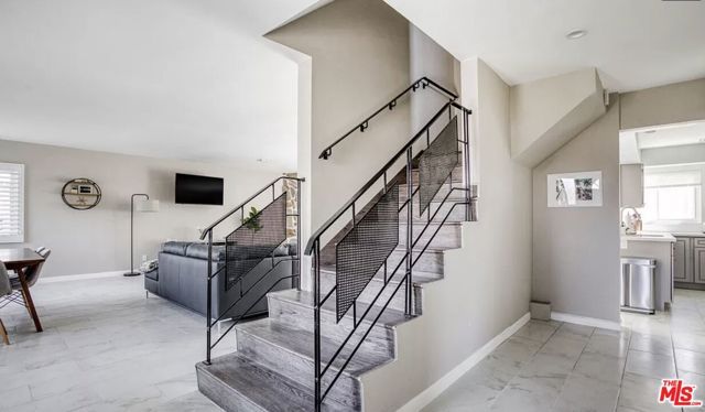 8100 W 83rd Street, Playa Del Rey (los Angeles), CA 90293