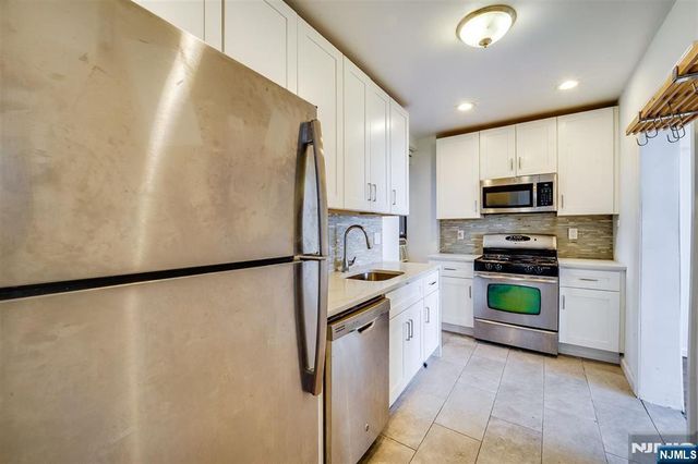 883 JFK Blvd E 3F, Weehawken, NJ 07086