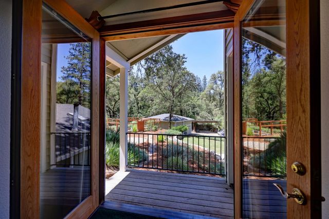 17000 Loganberry Ct, Meadow Vista, CA 95722
