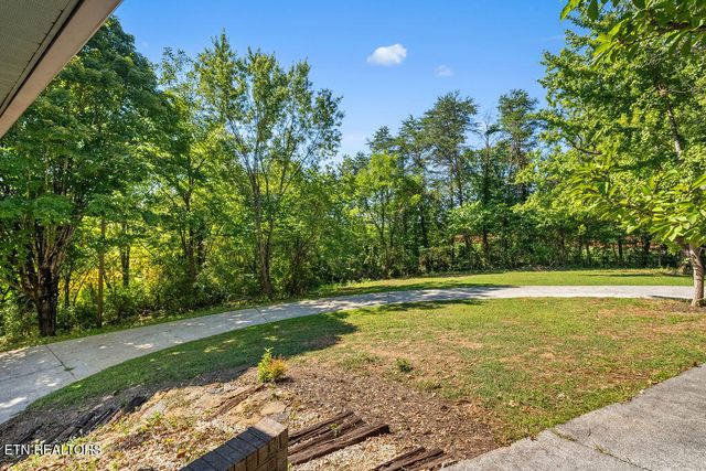 1218 Hitch Rd, Maryville, TN 37804