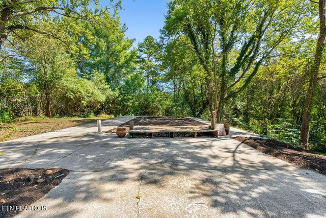 1218 Hitch Rd, Maryville, TN 37804