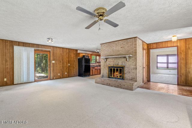 1218 Hitch Rd, Maryville, TN 37804