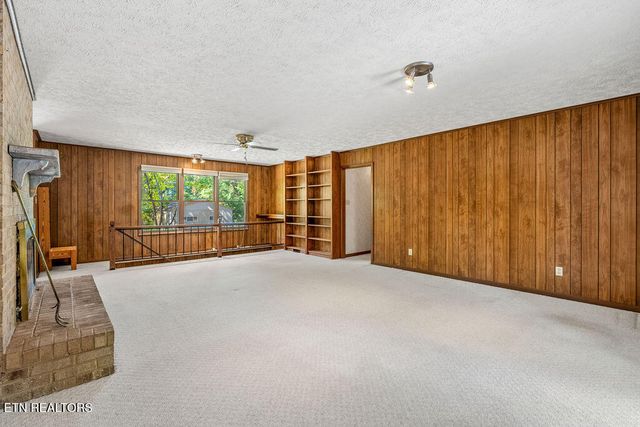 1218 Hitch Rd, Maryville, TN 37804