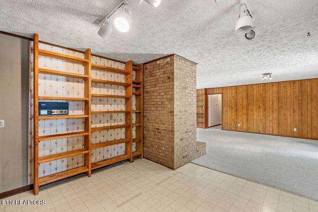 1218 Hitch Rd, Maryville, TN 37804