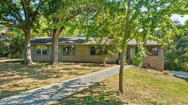 1218 Hitch Rd, Maryville, TN 37804