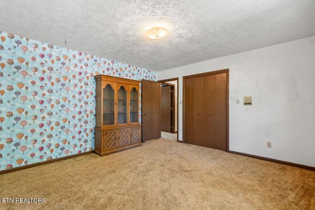 1218 Hitch Rd, Maryville, TN 37804