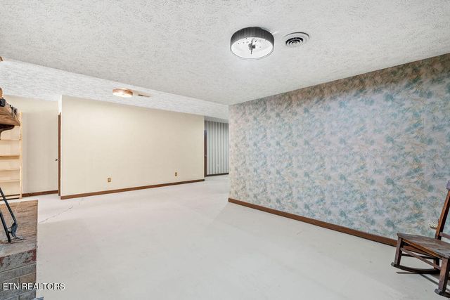 1218 Hitch Rd, Maryville, TN 37804