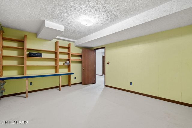 1218 Hitch Rd, Maryville, TN 37804