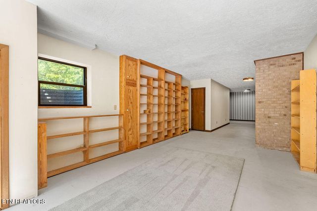 1218 Hitch Rd, Maryville, TN 37804