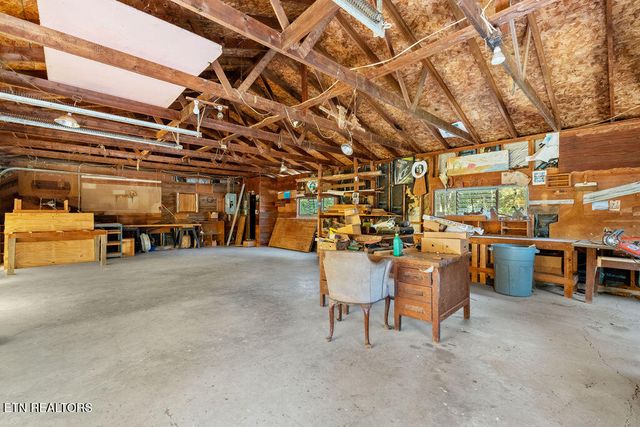 1218 Hitch Rd, Maryville, TN 37804