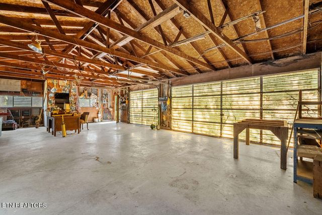 1218 Hitch Rd, Maryville, TN 37804