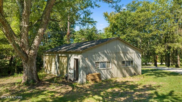 1218 Hitch Rd, Maryville, TN 37804