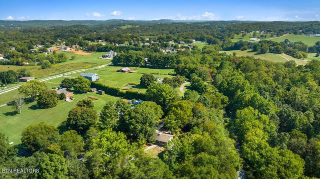 1218 Hitch Rd, Maryville, TN 37804