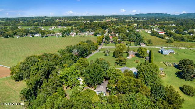 1218 Hitch Rd, Maryville, TN 37804