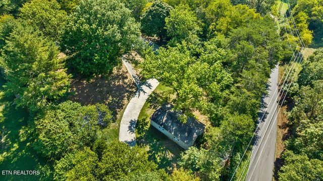 1218 Hitch Rd, Maryville, TN 37804