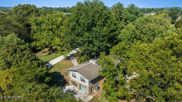 1218 Hitch Rd, Maryville, TN 37804