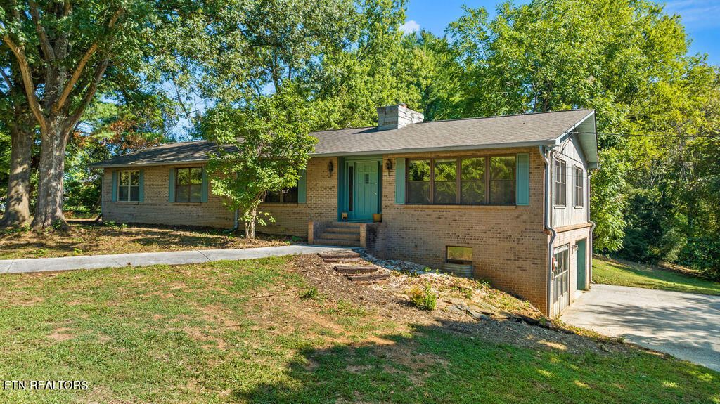 1218 Hitch Rd, Maryville, TN 37804