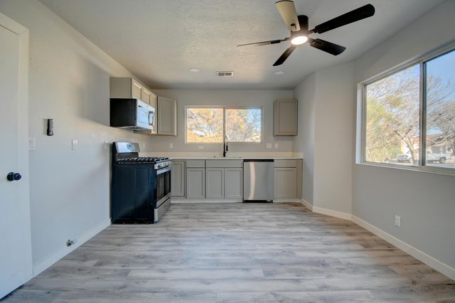 3433 Martin Meadows Drive NE, Rio Rancho, NM 87144