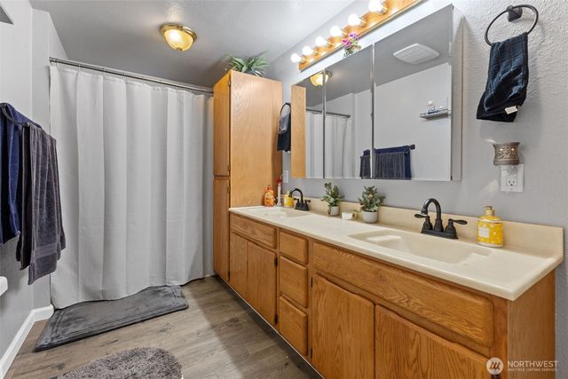 545 Davis Lake Rd, Morton, WA 98356