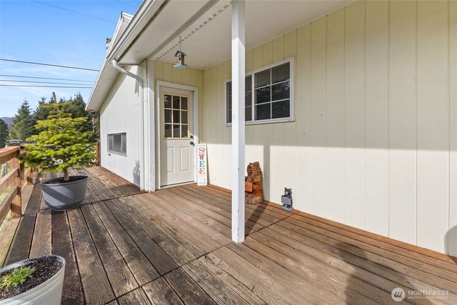 545 Davis Lake Rd, Morton, WA 98356