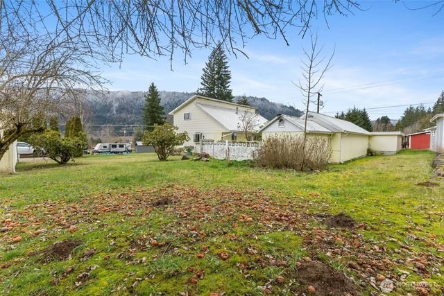 545 Davis Lake Rd, Morton, WA 98356