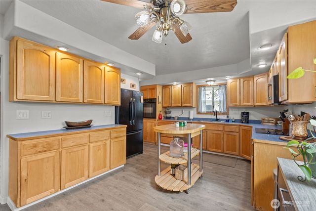 545 Davis Lake Rd, Morton, WA 98356