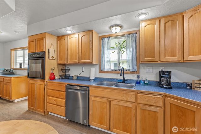 545 Davis Lake Rd, Morton, WA 98356