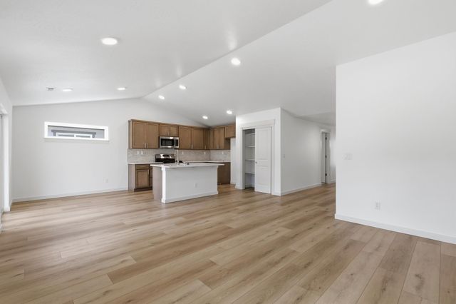 1518 W 67th Ave, Spokane, WA 99224