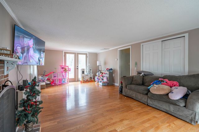 5 Lisa Terrace, Pelham, NH 03076