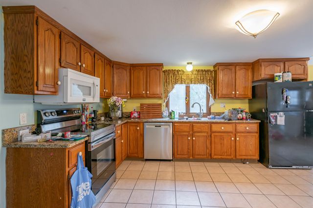 5 Lisa Terrace, Pelham, NH 03076